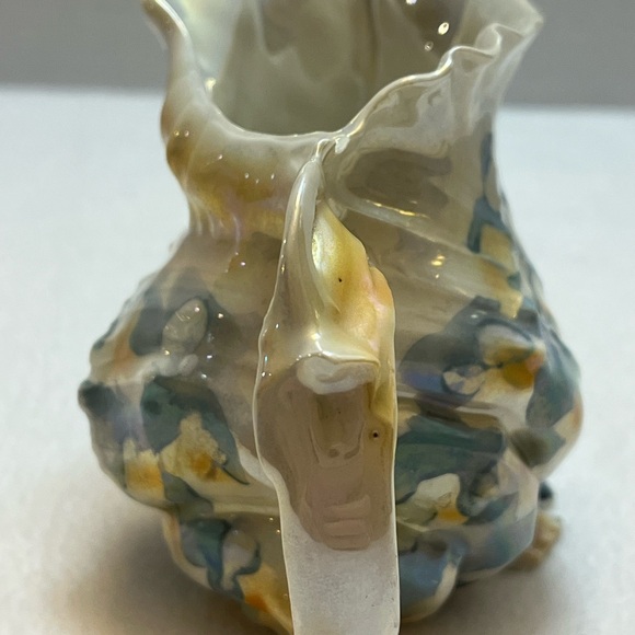 Artistic Ceramic Shell Pitcher - Picture 15 of 16